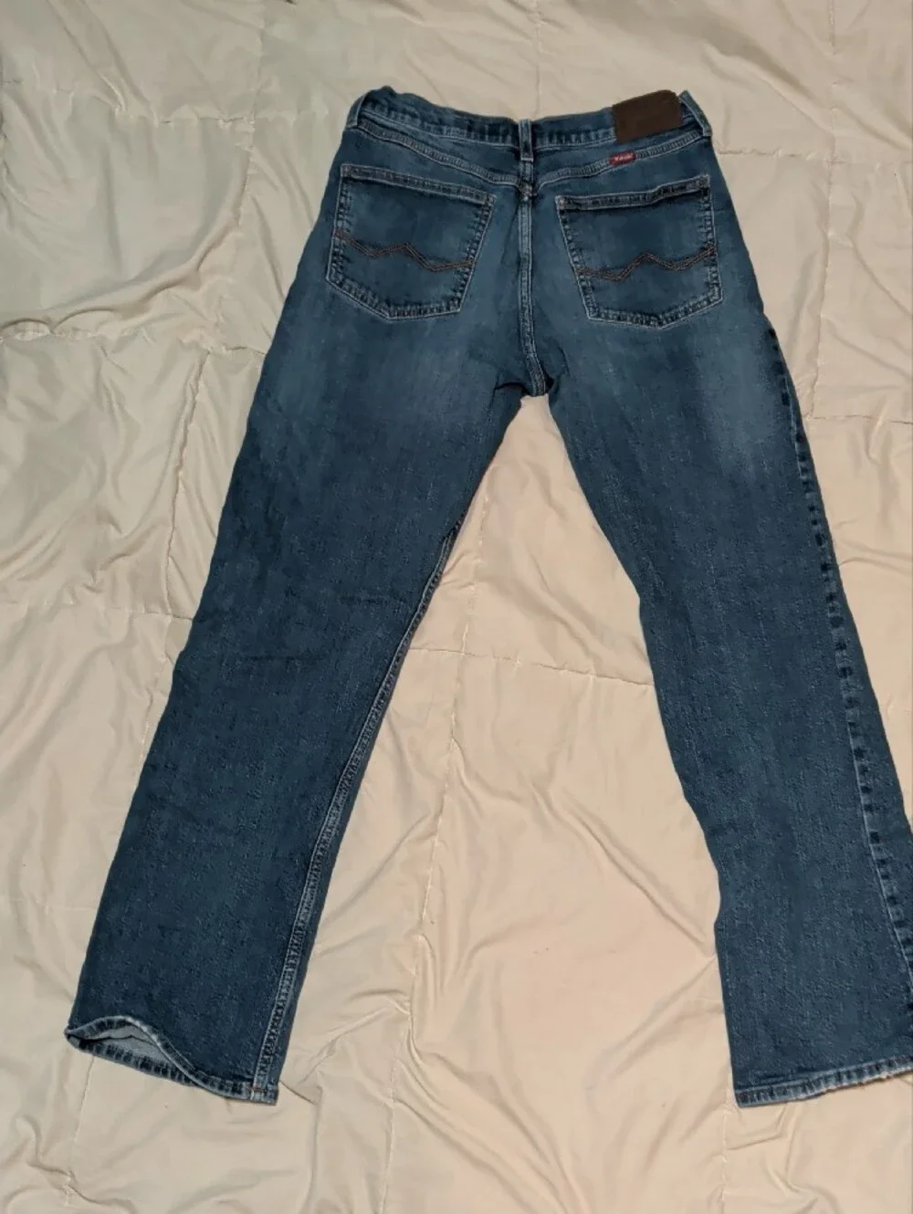 Wrangler Men's Straight Leg Jeans in Dark Blue Wash